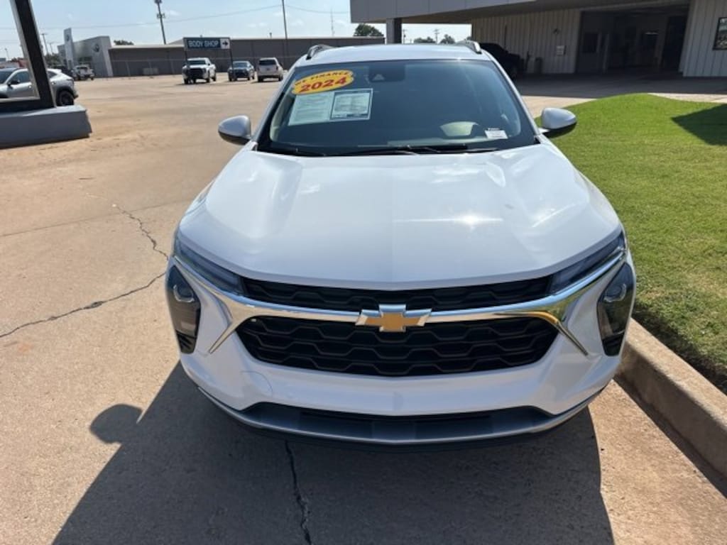 Used 2024 Chevrolet Trax LT SUV