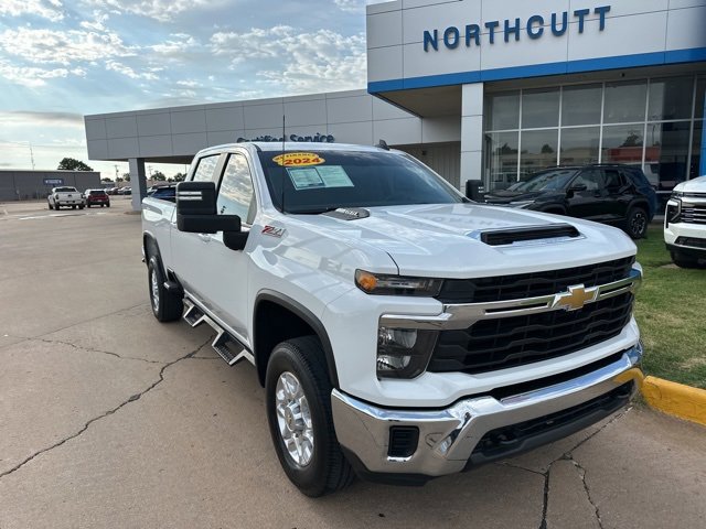 2024 Chevrolet Silverado 2500HD LT photo 4