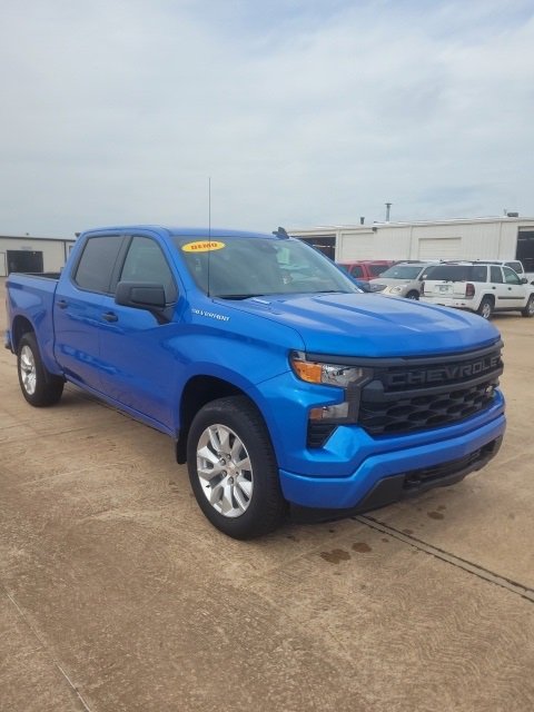 2025 Chevrolet Silverado 1500 Custom photo 2