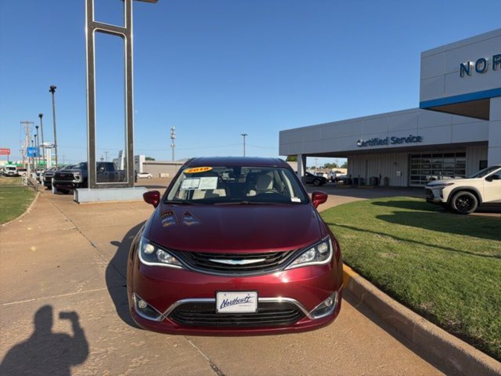 Used 2018 Chrysler Pacifica Hybrid Touring Plus