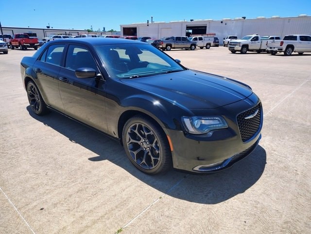 Used 2019 Chrysler 300 S with VIN 2C3CCABG7KH539626 for sale in Enid, OK