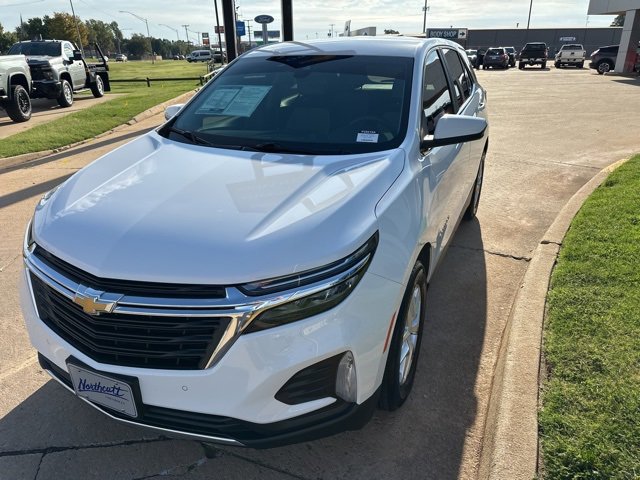 2022 Chevrolet Equinox LT photo 2