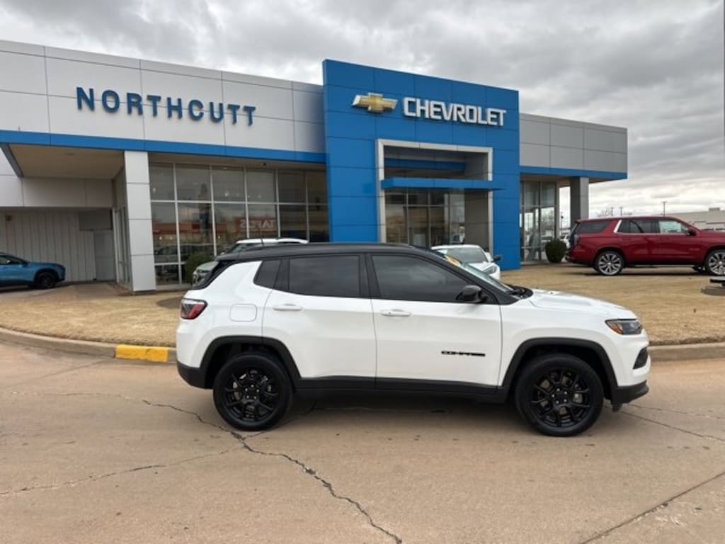 Used 2023 Jeep Compass Altitude