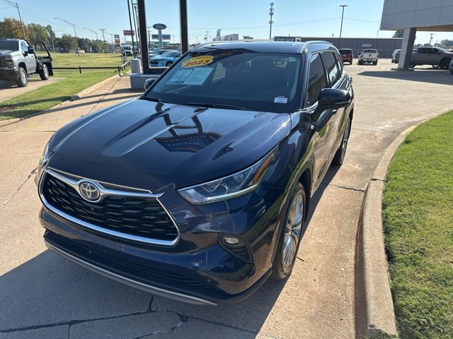 2023 Toyota Highlander Hybrid Platinum photo 2
