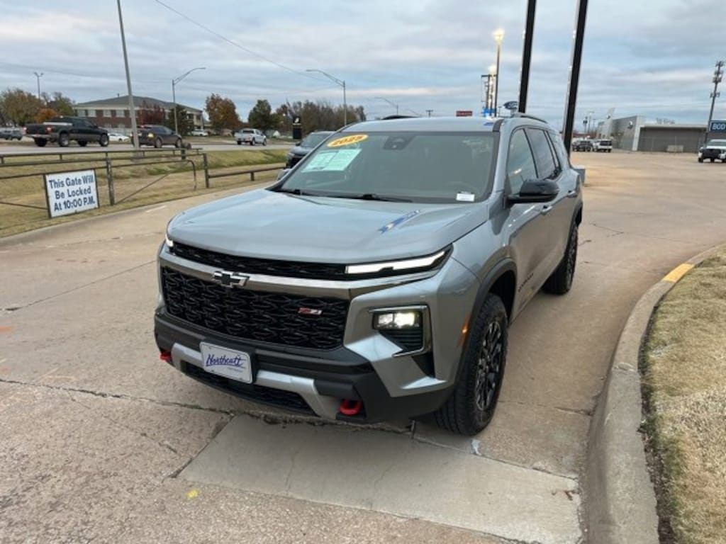 Used 2025 Chevrolet Traverse Z71 SUV
