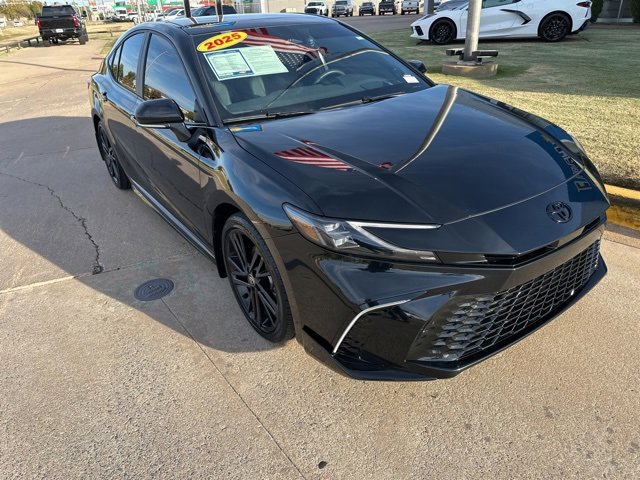 2025 Toyota Camry LE photo 4