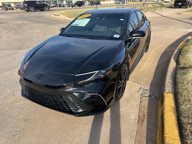 2025 Toyota Camry LE photo 2