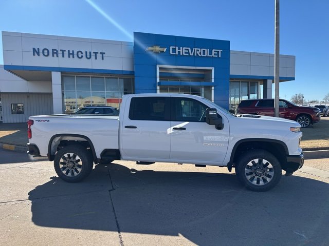 2026 Chevrolet Silverado HD Custom's photo