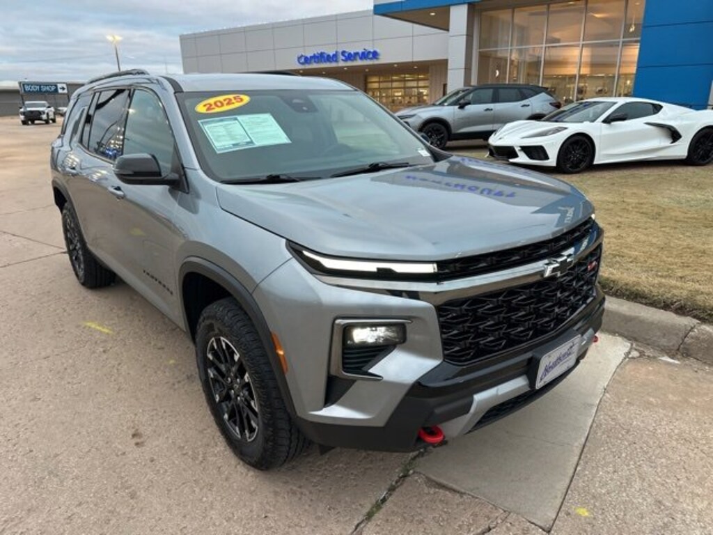 Used 2025 Chevrolet Traverse Z71 SUV