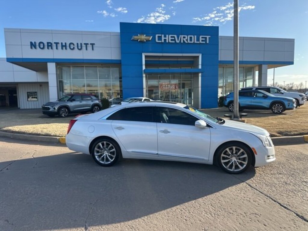 Used 2016 CADILLAC XTS Premium Collection Car