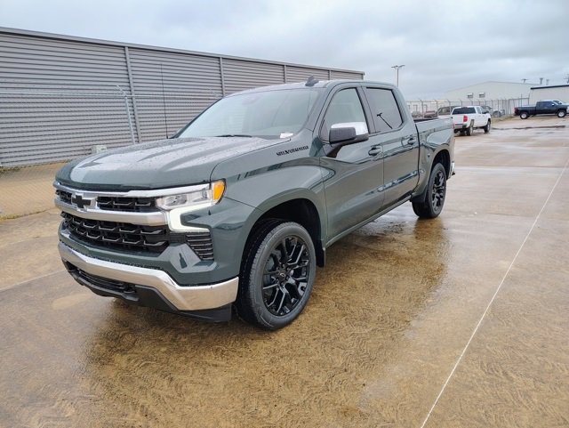 2025 Chevrolet Silverado 1500 LT photo 3