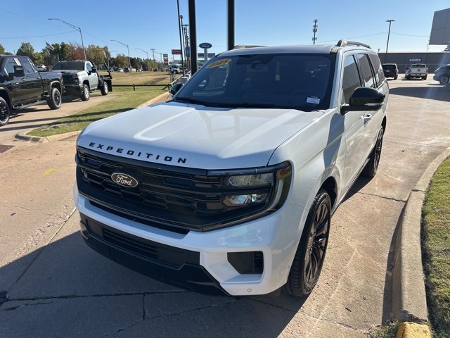 2025 Ford Expedition Platinum photo 2