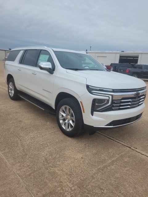 2025 Chevrolet Suburban Premier photo 3