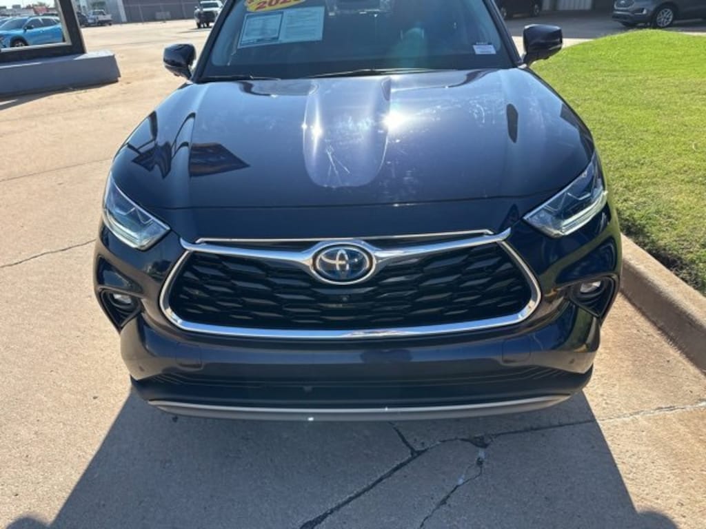Used 2023 Toyota Highlander Hybrid Platinum