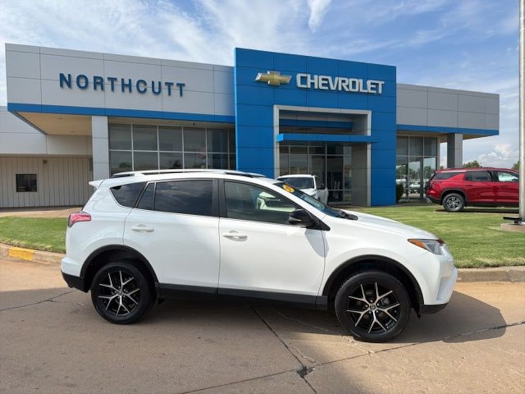 Used 2018 Toyota RAV4 SE