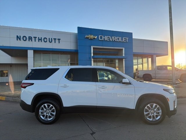 2023 Chevrolet Traverse LS's photo