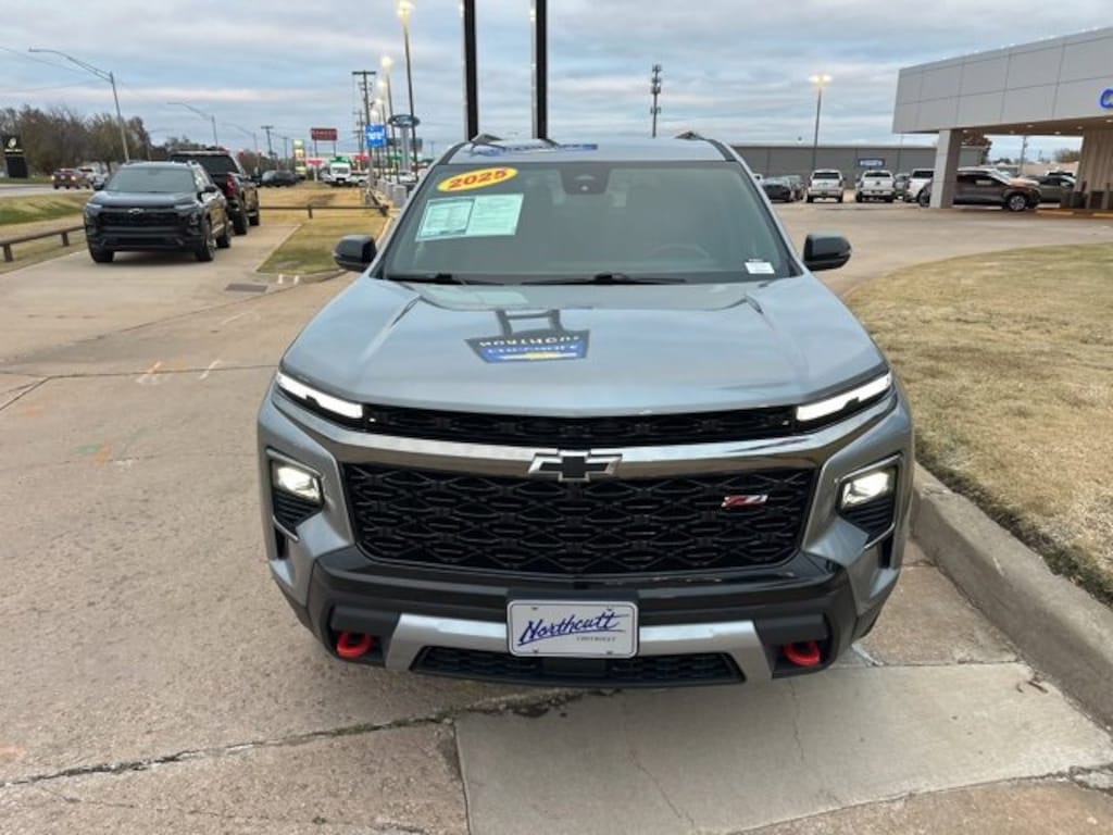 Used 2025 Chevrolet Traverse Z71 SUV