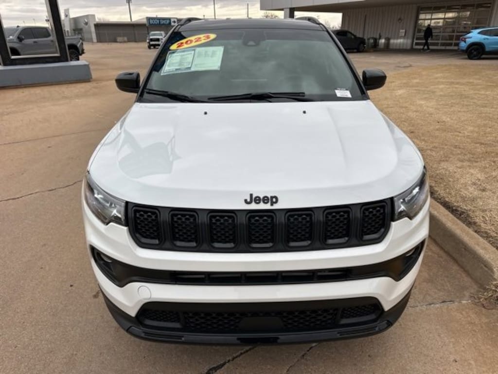 Used 2023 Jeep Compass Altitude