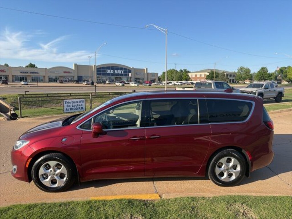 Used 2018 Chrysler Pacifica Hybrid Touring Plus