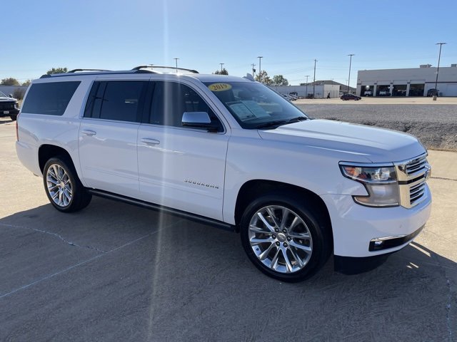 2019 Chevrolet Suburban Premier photo 2