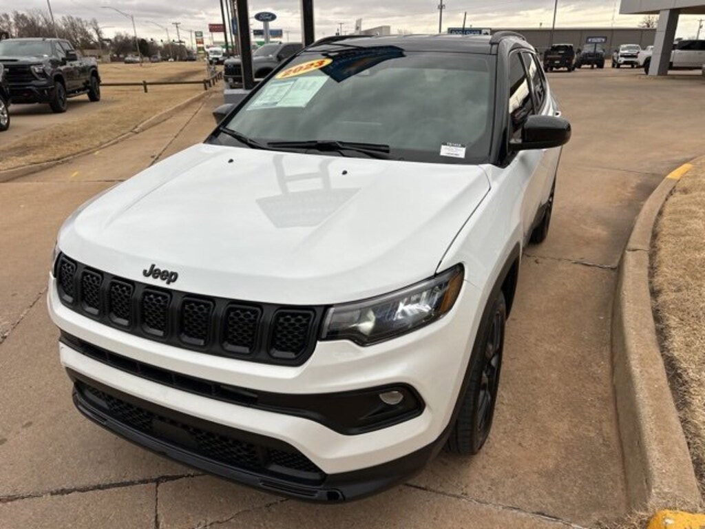Used 2023 Jeep Compass Altitude