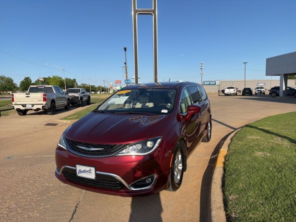 Used 2018 Chrysler Pacifica Hybrid Touring Plus