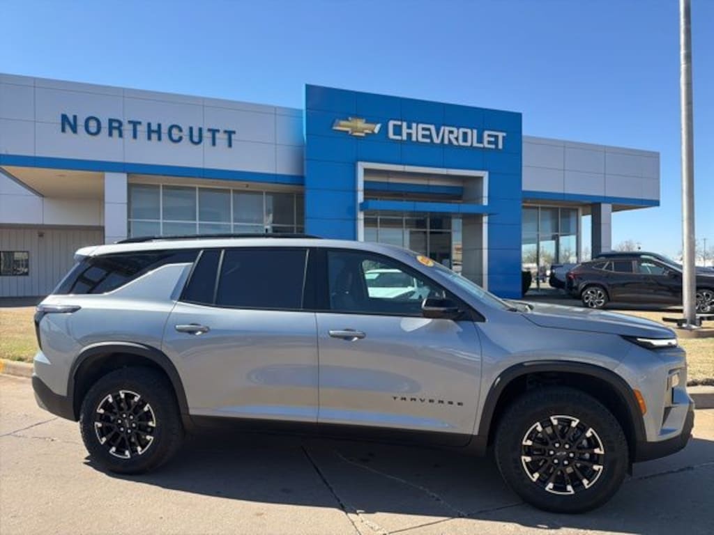 Used 2025 Chevrolet Traverse Z71 SUV