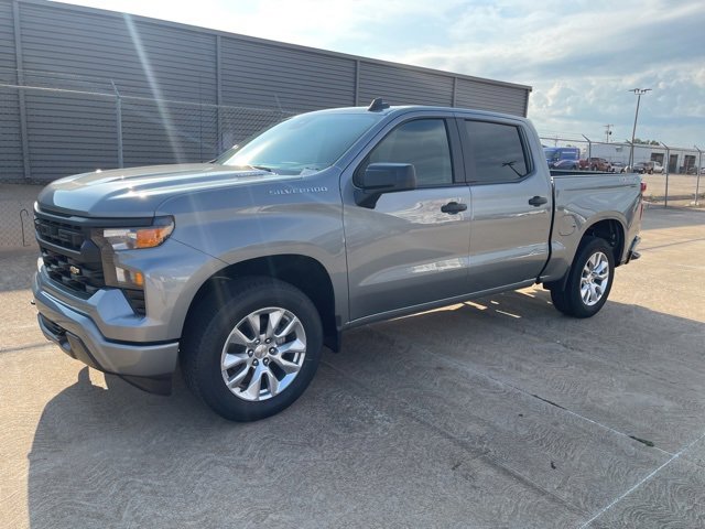 2024 Chevrolet Silverado 1500 Custom photo 4