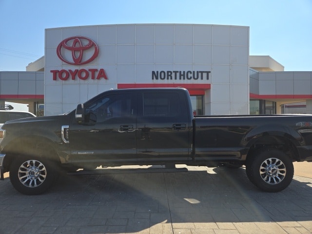 2021 Ford F-350 Super Duty Lariat's photo