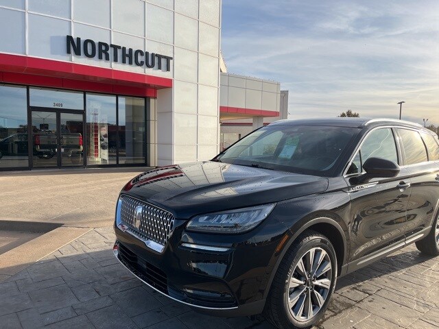 2022 Lincoln Corsair Reserve photo 2