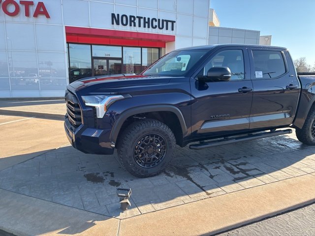 2026 Toyota Tundra SR5 photo 2