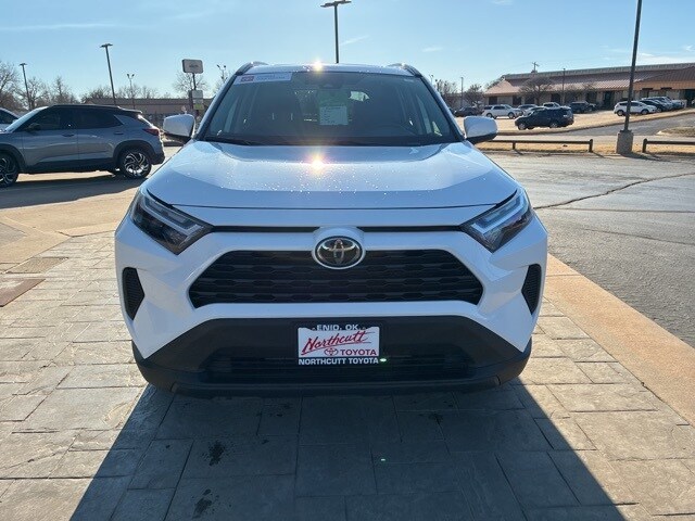 2024 Toyota RAV4 XLE photo 3