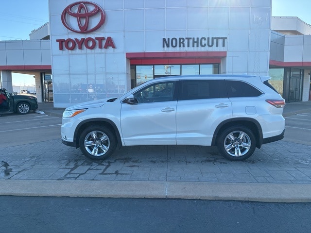 2015 Toyota Highlander Limited's photo