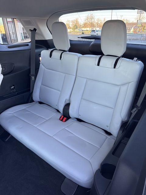 2025 Ford Explorer Platinum photo 4