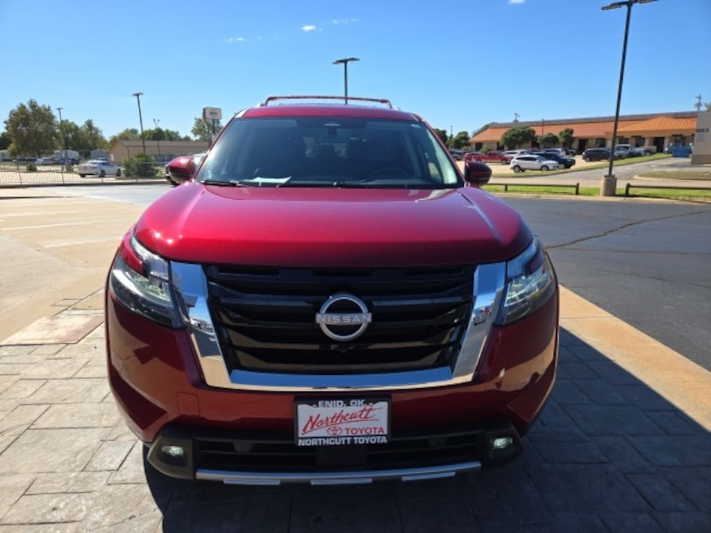 Used 2023 Nissan Pathfinder SL SUV