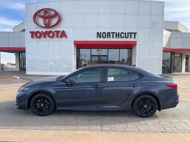 2026 Toyota Camry SE's photo