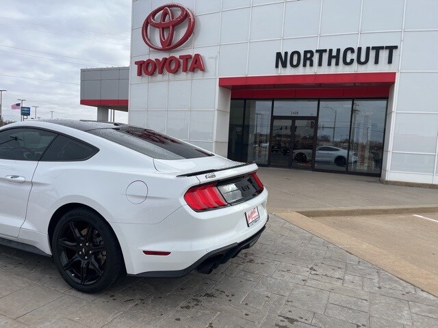2019 Ford Mustang GT Premium photo 4