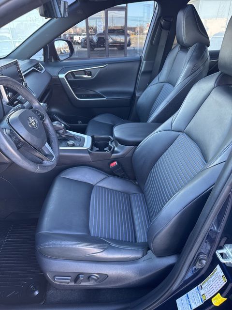 2021 Toyota RAV4 Hybrid XSE photo 4