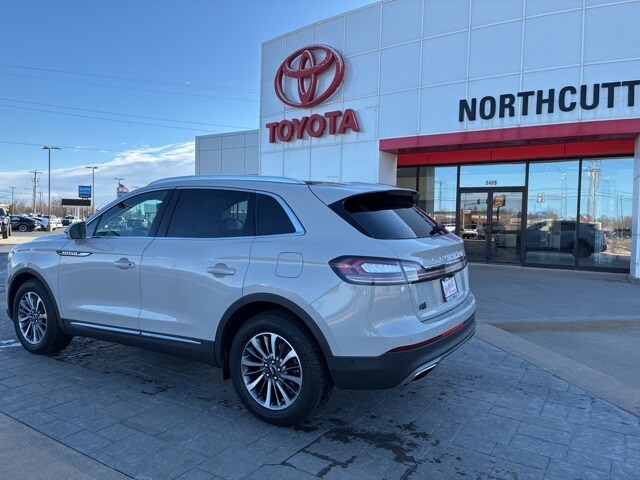 2022 Lincoln Nautilus Reserve photo 4