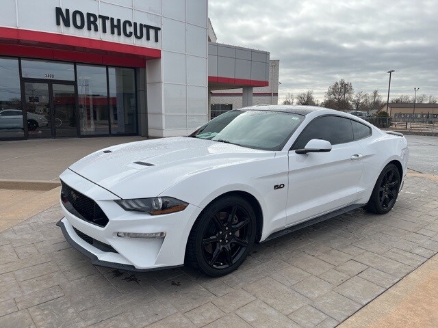 2019 Ford Mustang GT Premium photo 2
