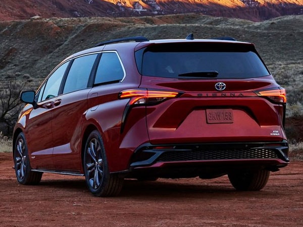 msrp 2021 toyota sienna
