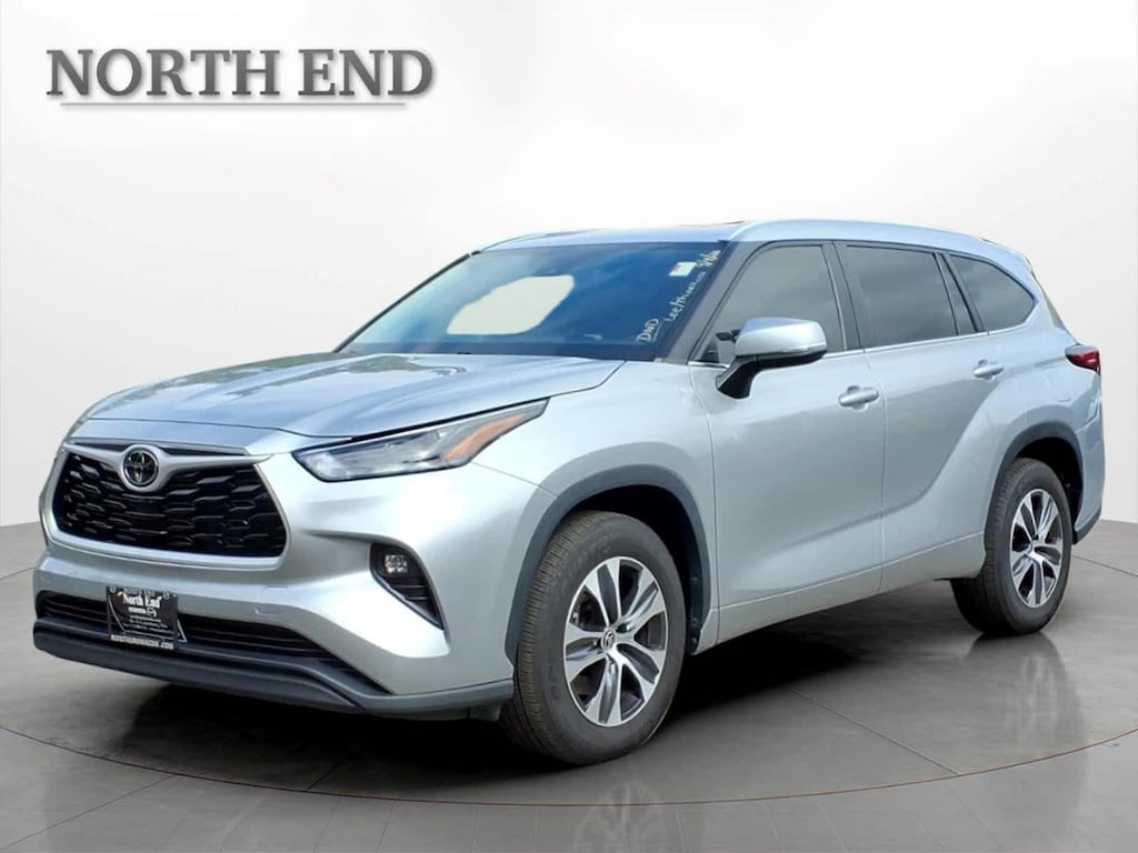 Used 2023 Toyota Highlander XLE