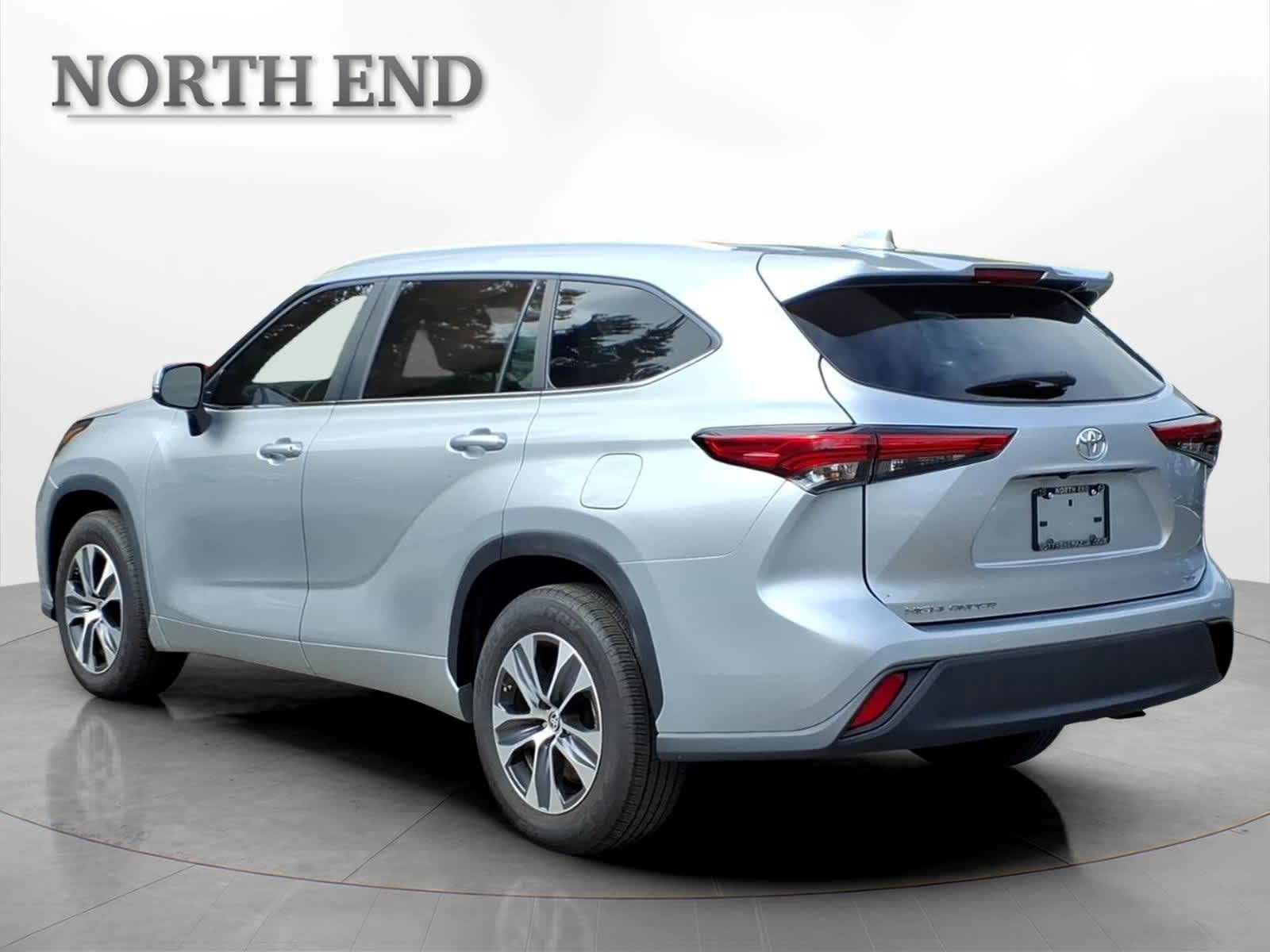 Used 2023 Toyota Highlander XLE