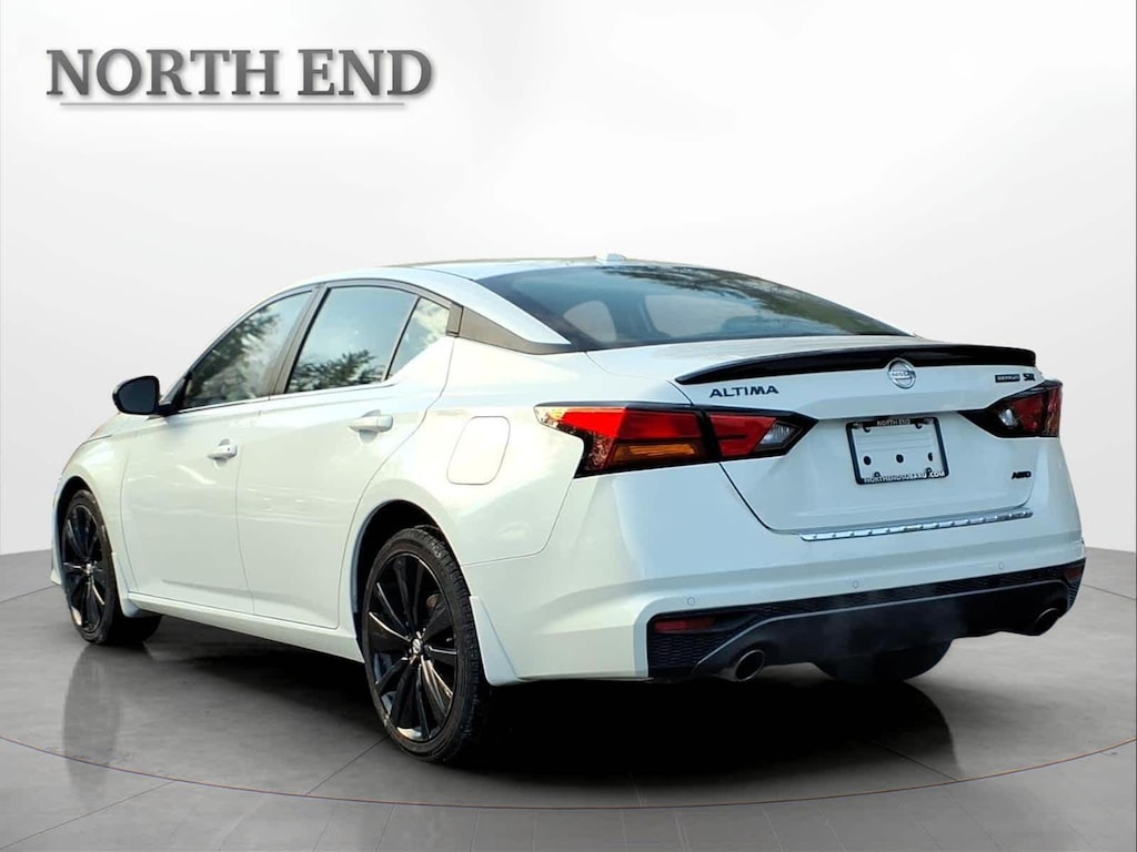 Used 2022 Nissan Altima 2.5 SR AWD Sedan