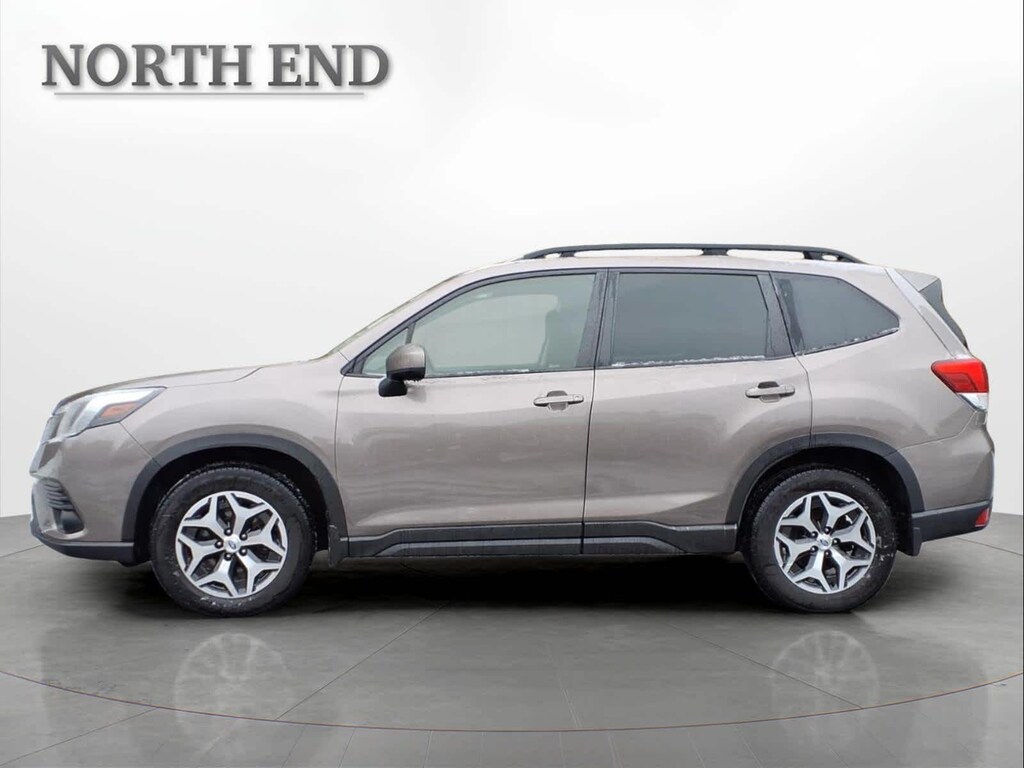 Used 2023 Subaru Forester Premium CVT