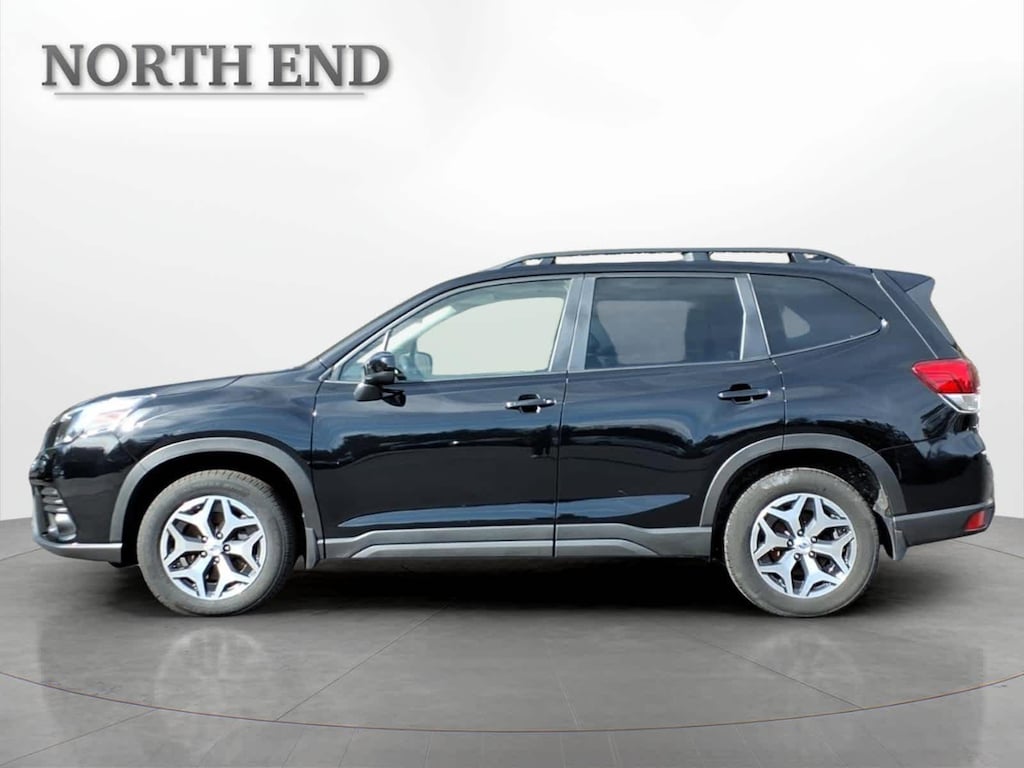 Used 2023 Subaru Forester Premium CVT