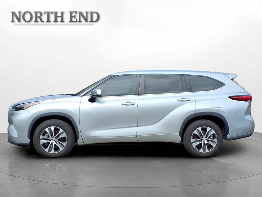 Used 2023 Toyota Highlander XLE