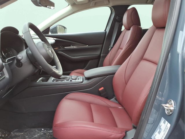 2026 Mazda CX-30 Carbon Edition - Photo 9