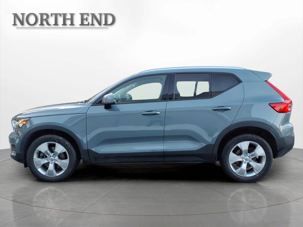 Used 2020 Volvo XC40 Momentum T5 AWD