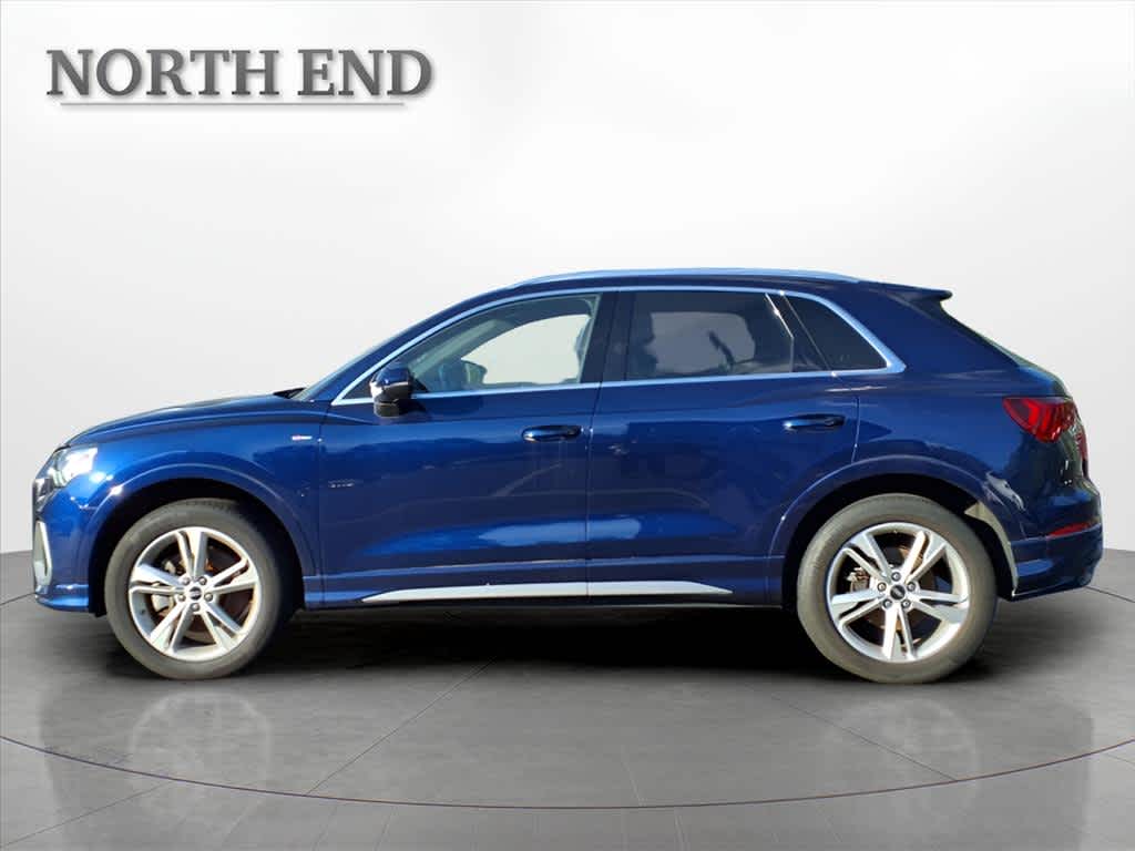 2021 Audi Q3 S line Premium Plus photo 2
